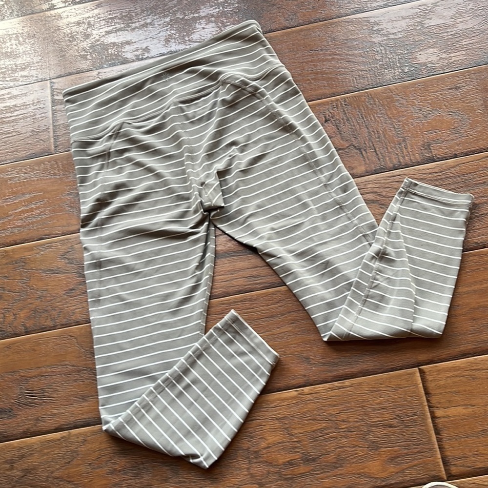 Athleta Leggings - Size Medium - Picture 8 of 10
